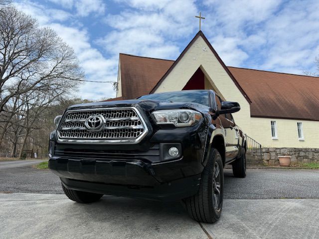 2016 Toyota Tacoma Image 17