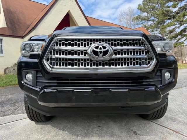 2016 Toyota Tacoma Image 18