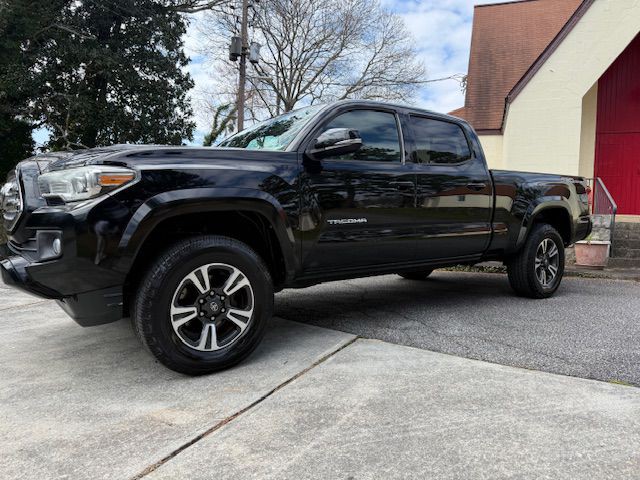 2016 Toyota Tacoma Image 26