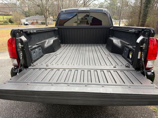 2016 Toyota Tacoma Image 29