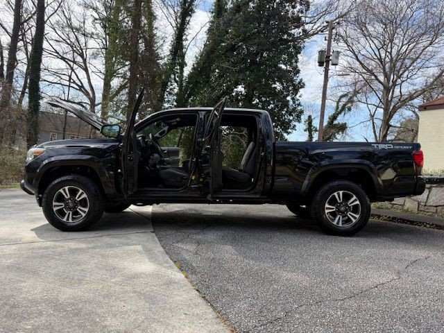 2016 Toyota Tacoma Image 37