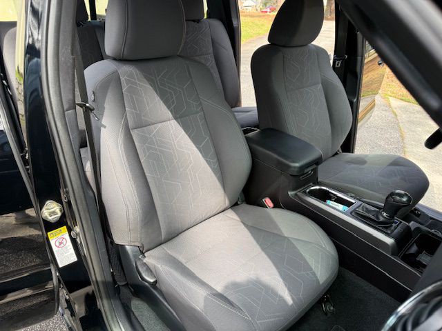 2016 Toyota Tacoma Image 40