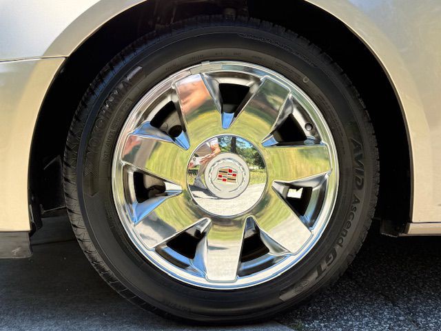 2005 Cadillac STS Image 12