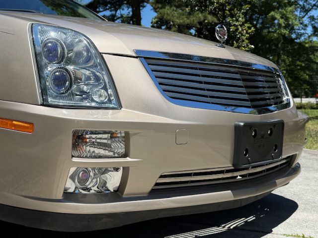 2005 Cadillac STS Image 18