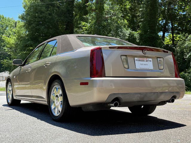 2005 Cadillac STS Image 23