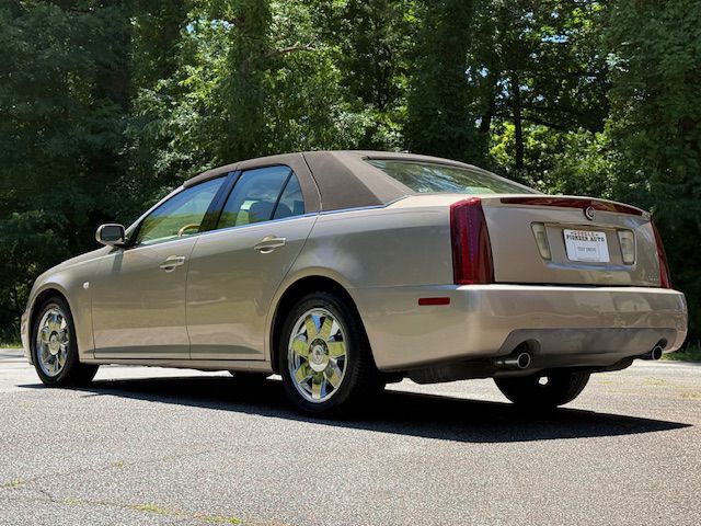2005 Cadillac STS Image 24
