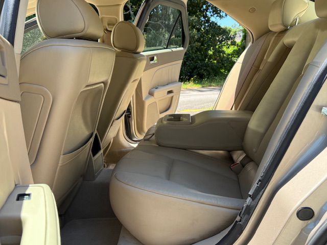 2005 Cadillac STS Image 48