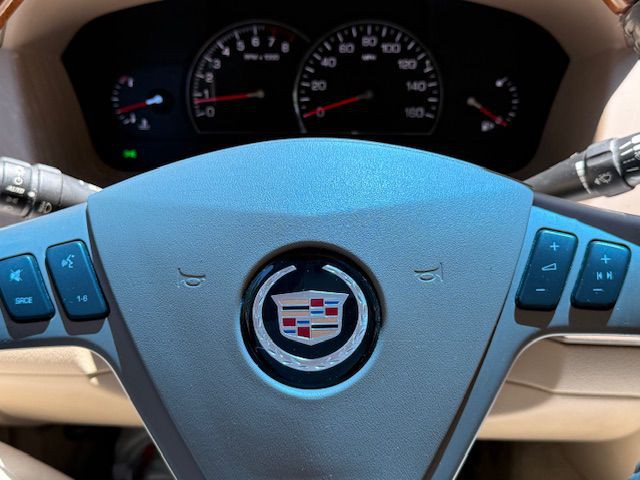 2005 Cadillac STS Image 70