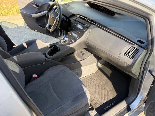 2010 Toyota Prius Image 14