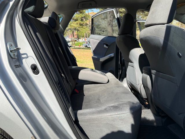 2010 Toyota Prius Image 16