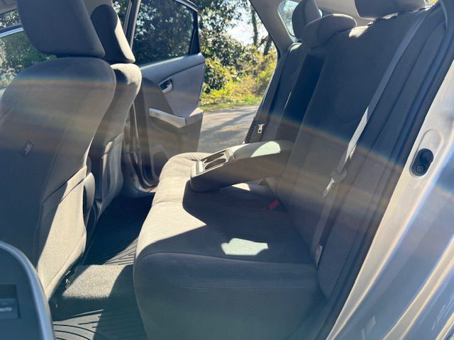 2010 Toyota Prius Image 19