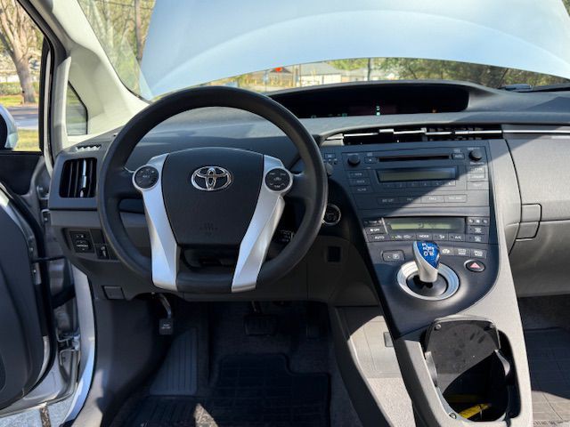 2010 Toyota Prius Image 22