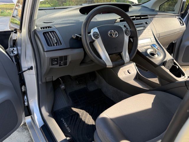 2010 Toyota Prius Image 26