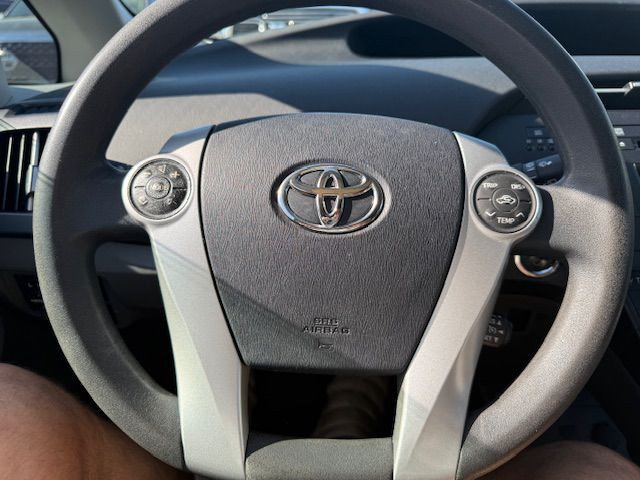 2010 Toyota Prius Image 28