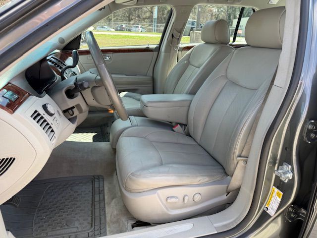 2007 Cadillac DTS Image 3