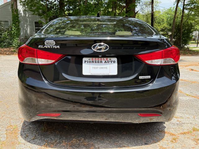 2013 Hyundai Elantra Image 5