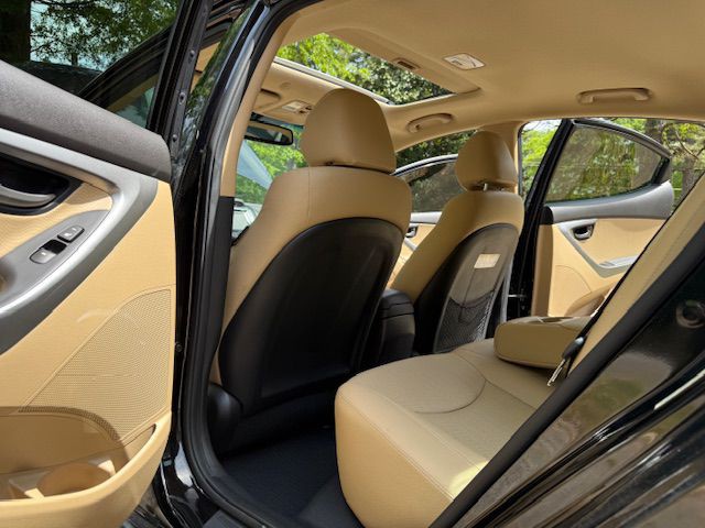 2013 Hyundai Elantra Image 9