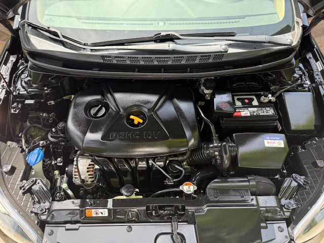 2013 Hyundai Elantra Image 11