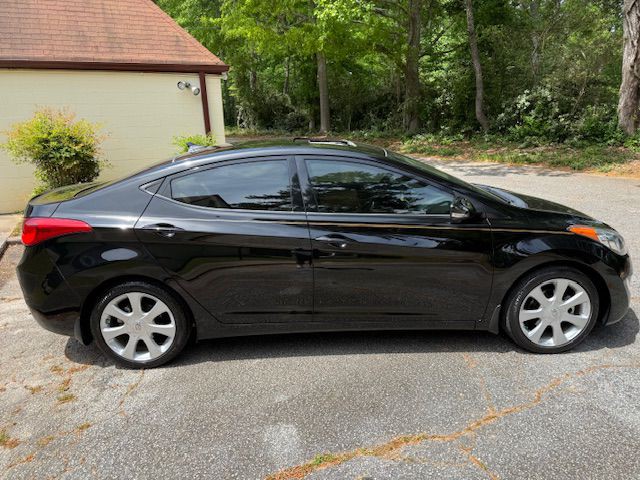 2013 Hyundai Elantra Image 16