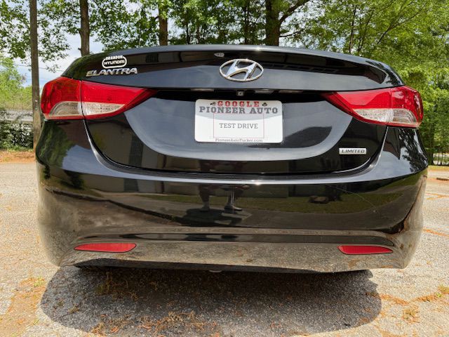 2013 Hyundai Elantra Image 18