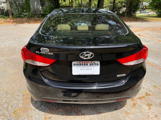 2013 Hyundai Elantra Image 19