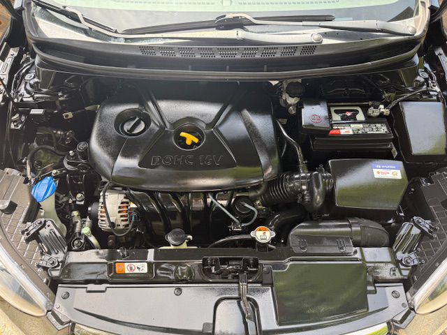 2013 Hyundai Elantra Image 30