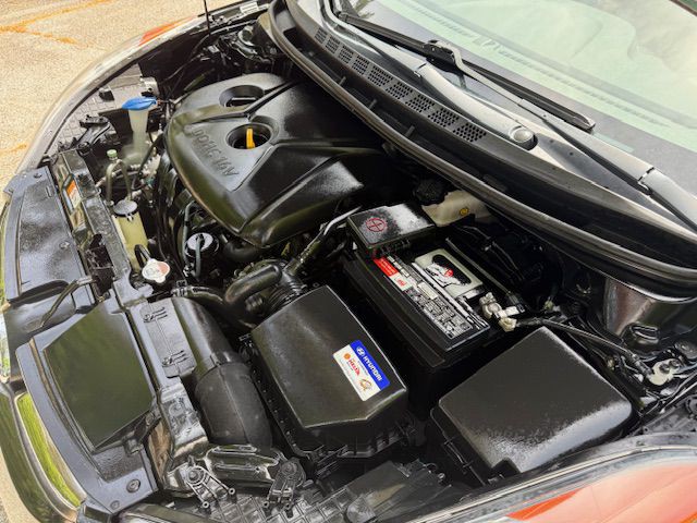2013 Hyundai Elantra Image 32