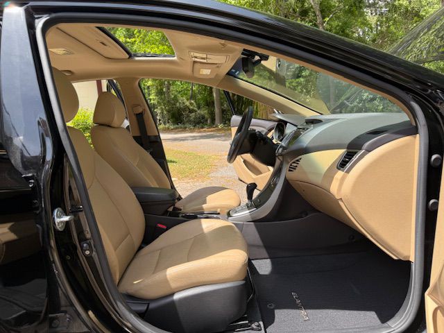 2013 Hyundai Elantra Image 52