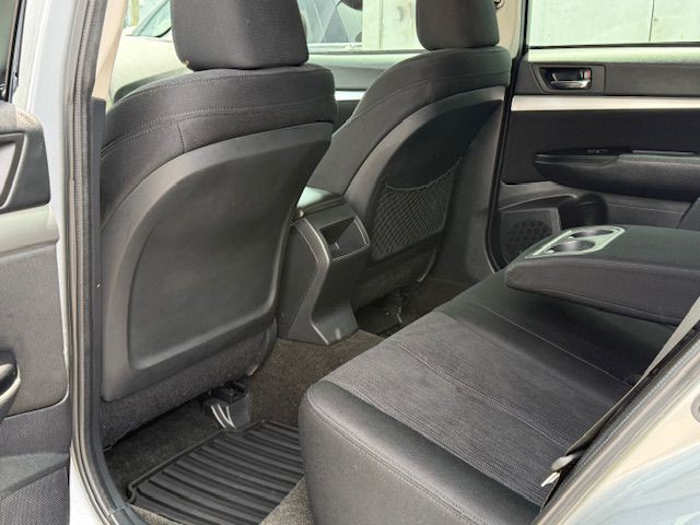 2014 Subaru Outback Image 7
