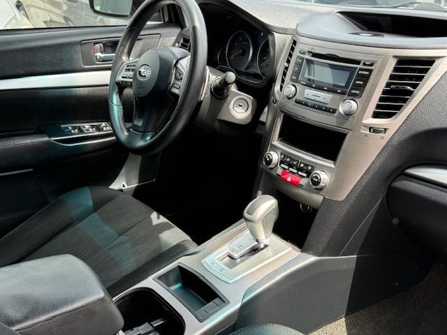 2014 Subaru Outback Image 10