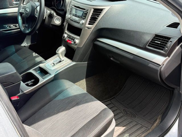 2014 Subaru Outback Image 11