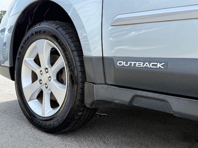 2014 Subaru Outback Image 14