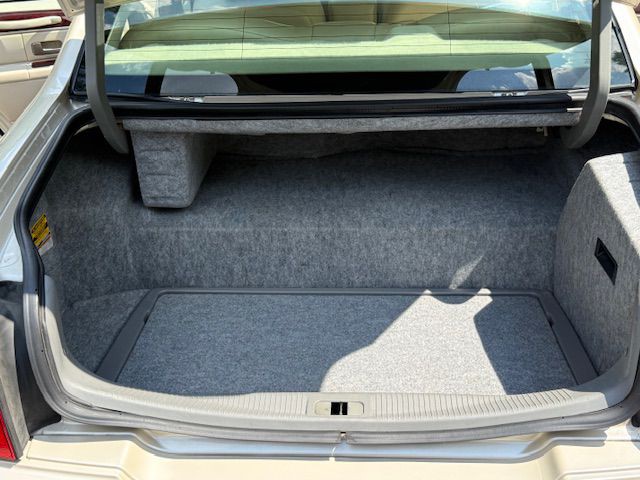 2003 Lincoln Town Car Image 33