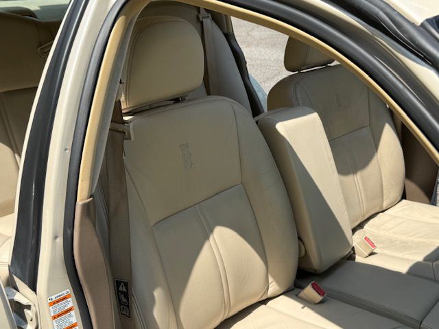 2003 Lincoln Town Car Image 38