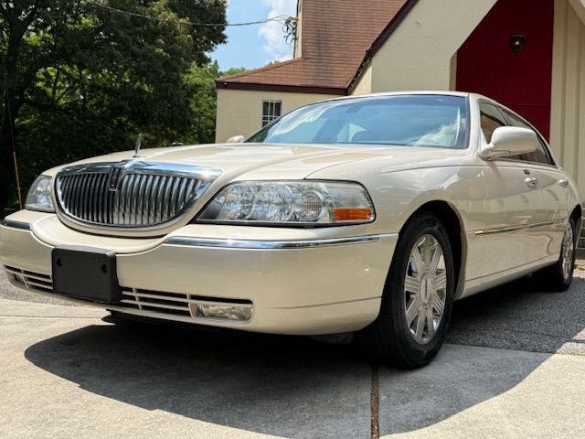 2003 Lincoln Town Car Image 51