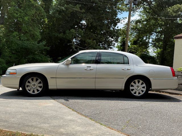 2003 Lincoln Town Car Image 52