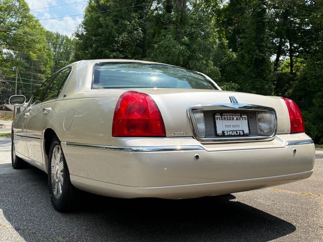 2003 Lincoln Town Car Image 53
