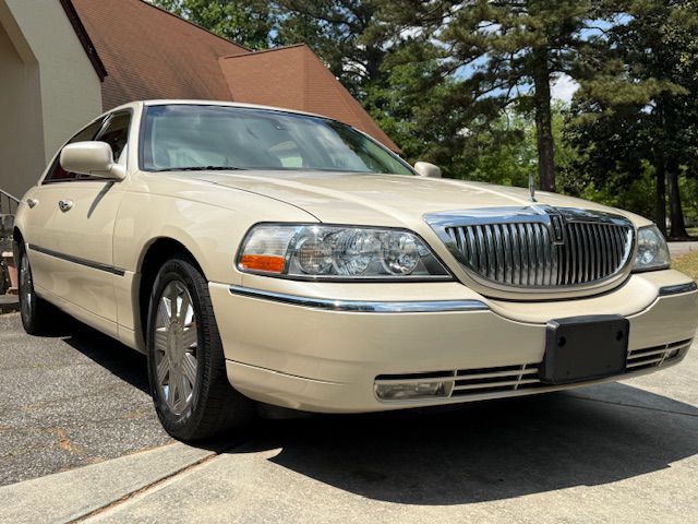 2003 Lincoln Town Car Image 57