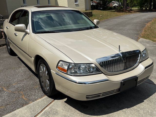 2003 Lincoln Town Car Image 58
