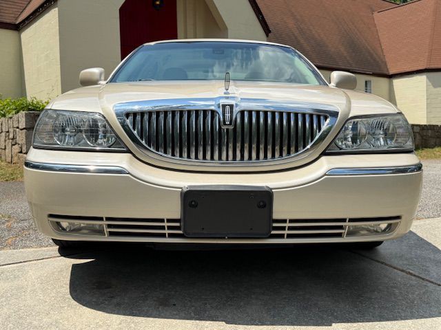 2003 Lincoln Town Car Image 59