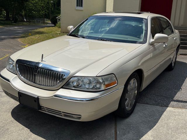 2003 Lincoln Town Car Image 63