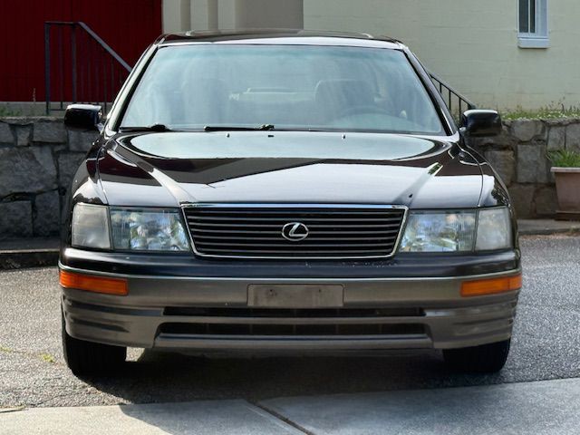 1995 Lexus LS Image 1