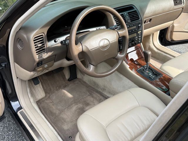 1995 Lexus LS Image 7