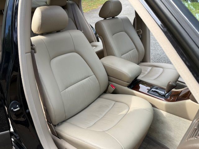 1995 Lexus LS Image 8