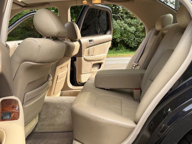 1995 Lexus LS Image 10