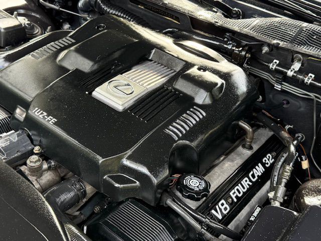 1995 Lexus LS Image 18