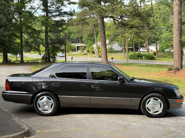 1995 Lexus LS Image 34
