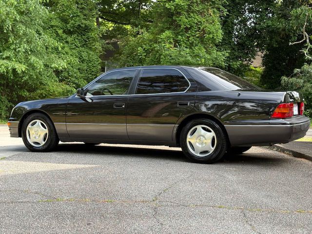 1995 Lexus LS Image 40