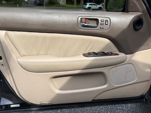 1995 Lexus LS Image 57