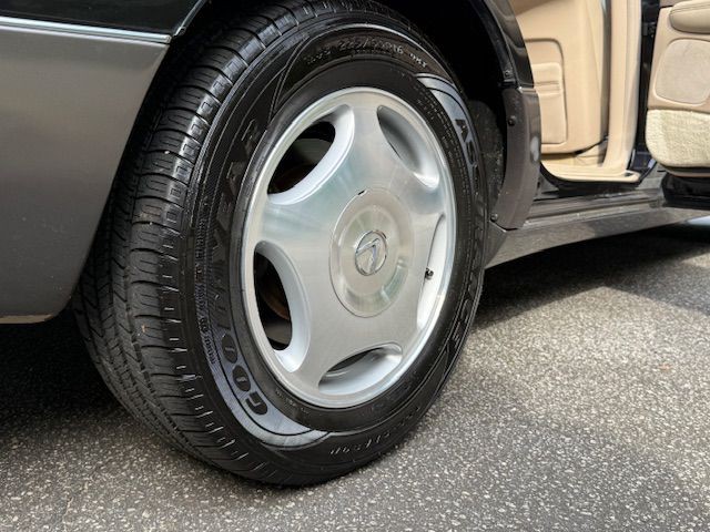 1995 Lexus LS Image 72